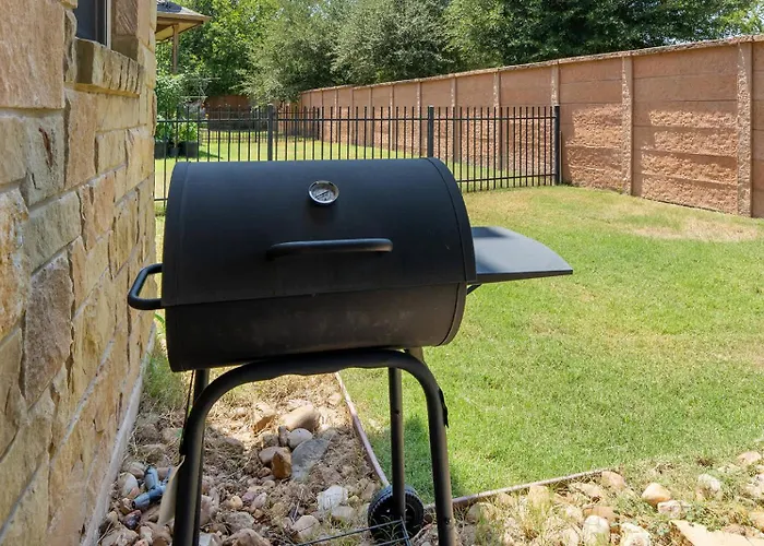 3br 12 Mins To Kalahari Bbq & Private Patio Holiday home Round Rock