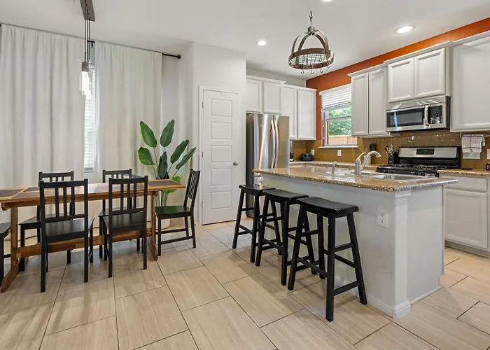 3br 12 Mins To Kalahari Bbq & Private Patio * Round Rock