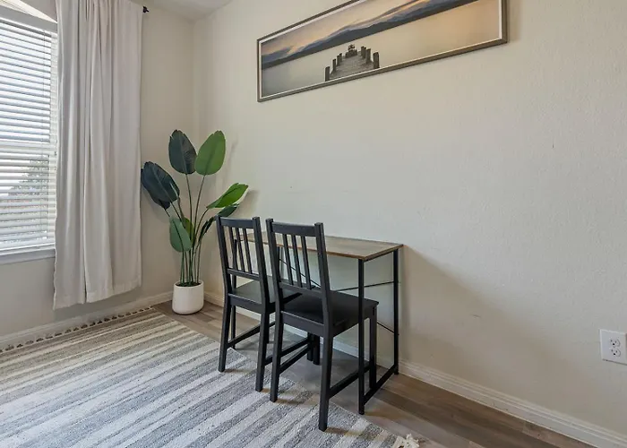 Holiday home 3br 12 Mins To Kalahari Bbq & Private Patio Round Rock