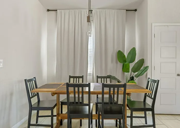 3br 12 Mins To Kalahari Bbq & Private Patio *
