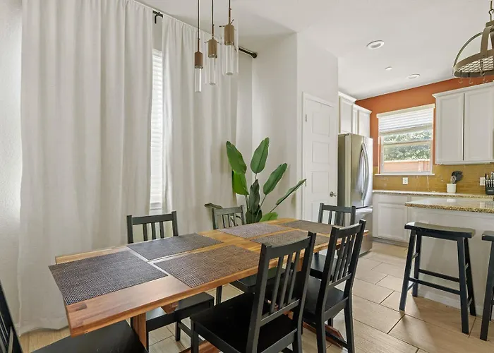3br 12 Mins To Kalahari Bbq & Private Patio Holiday home Round Rock